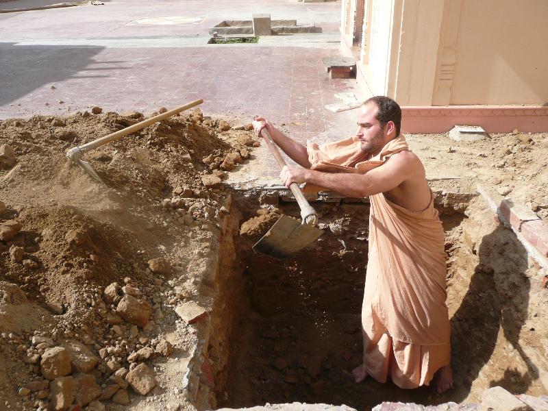 Rupa Goswami's Samadhi and Bhajan Kutir construction